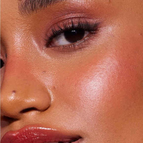 HUDA BEAUTY Cheeky Tint Blush Stick - Rebel Red - Picture 3 of 5